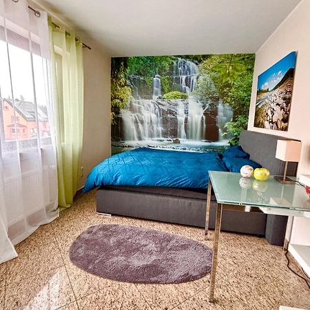 Magisches Doppelzimmer Mit Atemberaubender Wasserfall-Wand In Зелигенштадт Экстерьер фото